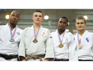 Podium championnat de France cadets
I.N.J.
Valentin en bronze (catégorie des - 66 kg)