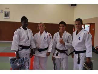 Judokas récompensés par la ligue de Normandie pour les résultats de la saison sportive 2012-2013 : bravo les judokas de l'ALM Judo