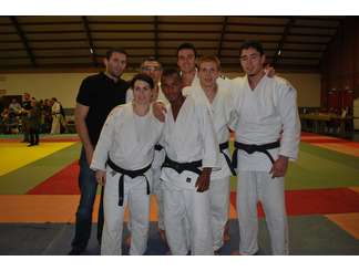 Tournoi du Vaudreuil : équipe séniors
ALM Judo en argent sur un total de 10 équipes