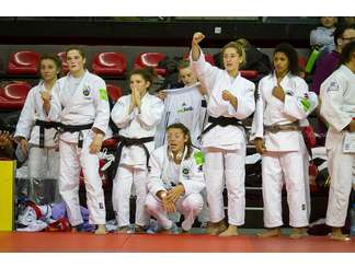 Julia CAMBOURS aux Championnats de France par Equipes Cadettes à l'INJ avec Eure Judo